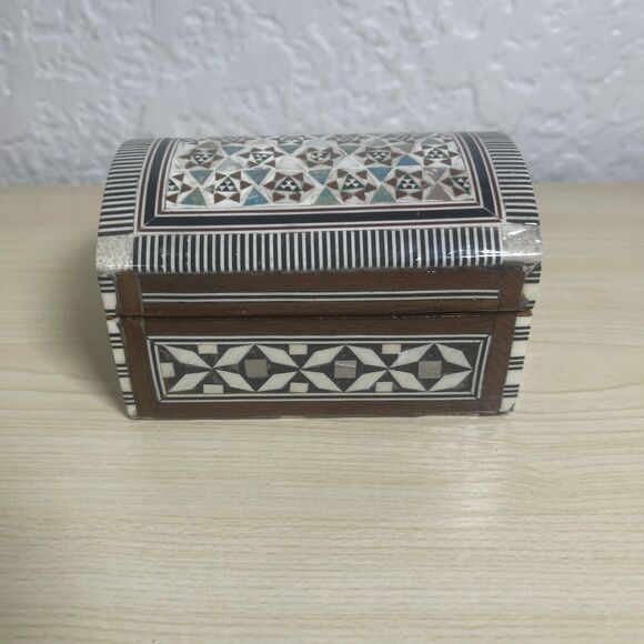 Egyptian Inlaid Mother of Pearl Mosaic Beechwood 4” Hinged Trinket Box Lined - Picture 1 of 7